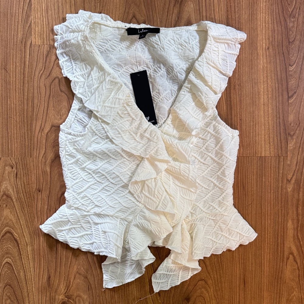 Lulu's | Cream Textured Ruffle Blouse - Picture 4 of 6